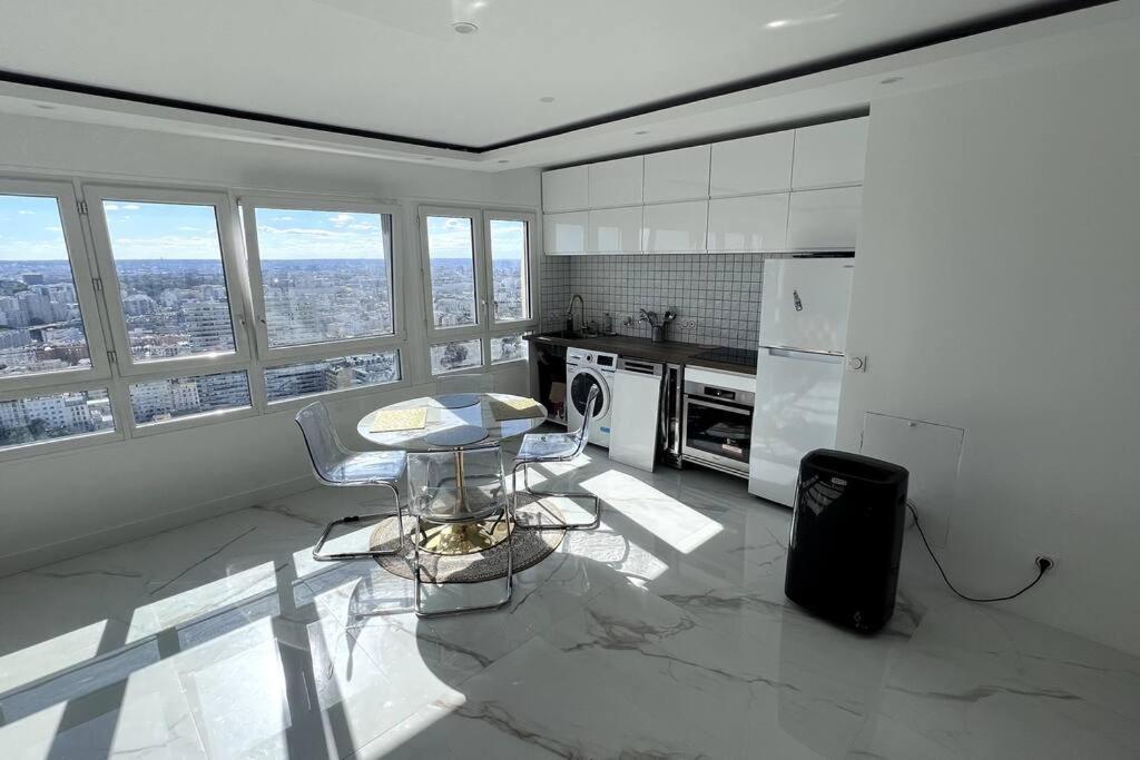 Appartement With Amazing View Of + Parking
