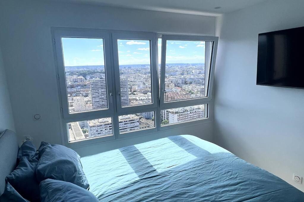 With Amazing View Of + Parking * Parijs