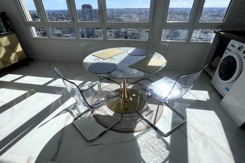 Appartement With Amazing View Of + Parking